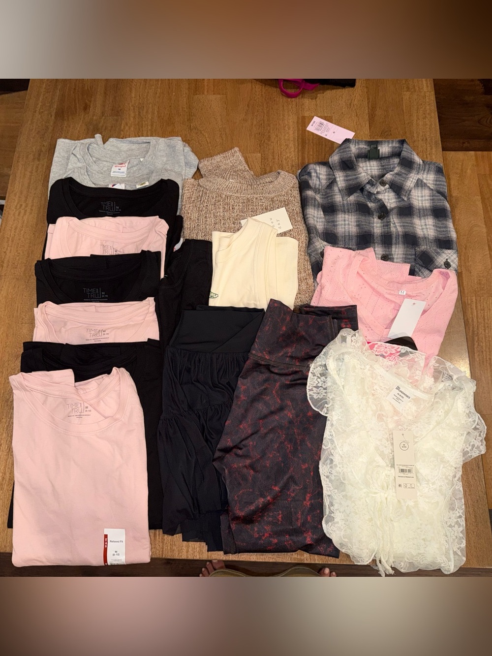 SIZE MEDIUM BUNDLE - 17 ITEMS - ALL NEW